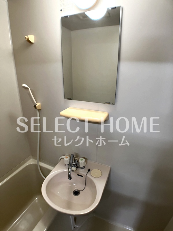 洗面設備　同型タイプ 広い洗面スペース