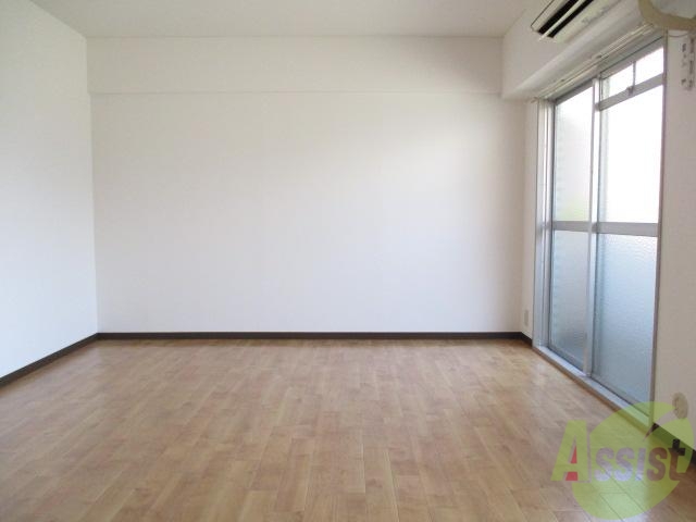 居室・リビング　余裕ある広さのお部屋ですよね。おうちでのんびり過ごせそうです