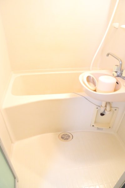 バス・シャワールーム　お風呂で日々の疲れを落としましょう