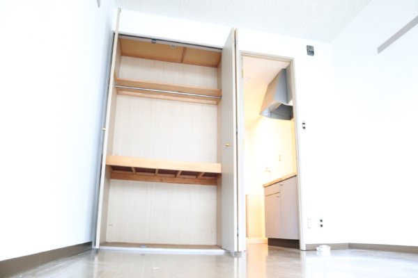 その他部屋・スペース　明るい色調の室内です