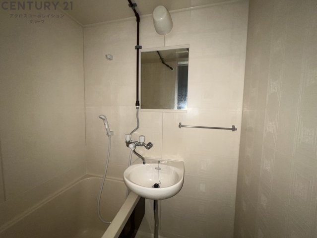 洗面設備　浴室内に洗面台がついてます！