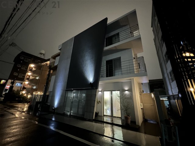 建物外観　オートロック付きで外部からの出入りがなく安心です