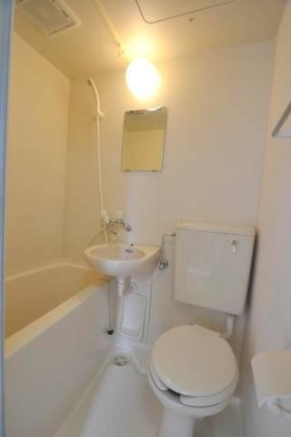 バス・シャワールーム　清潔感溢れるお風呂