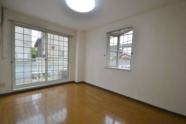 居室・リビング　日当たり良好