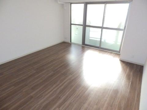 居室・リビング　室内