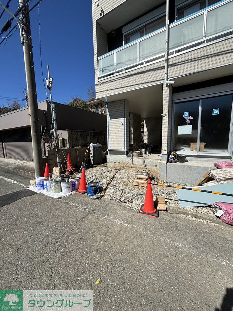 エントランス　駐車場