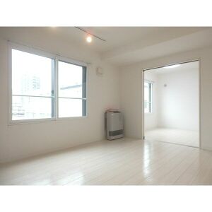 居室・リビング　★人気の都市ガス、ネット無料物件！★生活環境に良い立地！