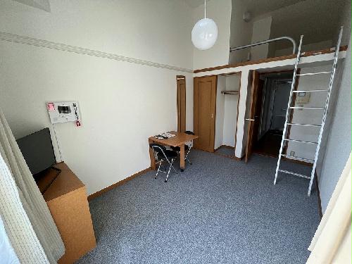 居室・リビング　1階はフローリング仕様です。