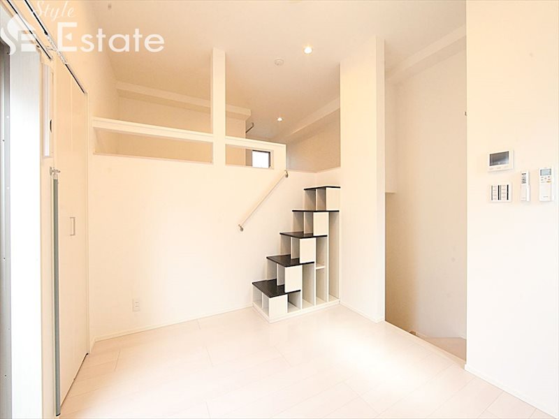 居室・リビング　同仕様内装