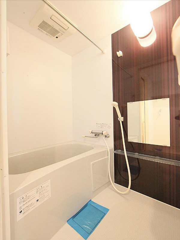 バス・シャワールーム　バスルーム　　同仕様内装