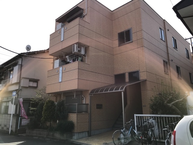 エントランス　管理の行き届いたエントランスです♪