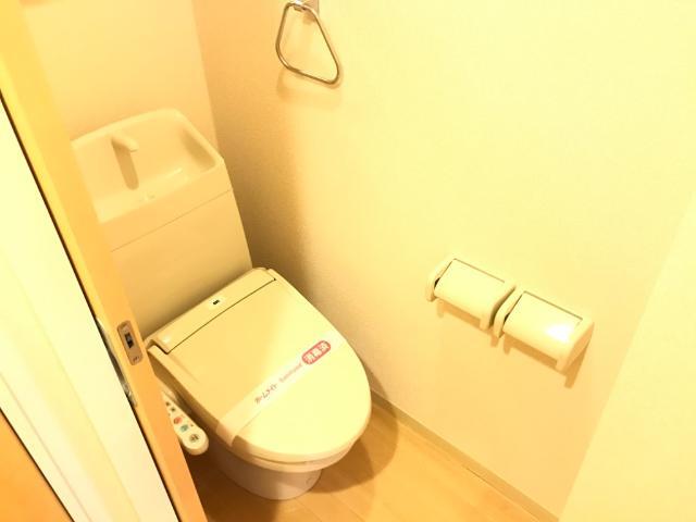 トイレ　嬉しい温水洗浄便座♪