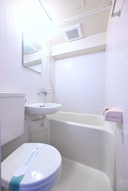 バス・シャワールーム　ゆったり過ごせるお風呂です