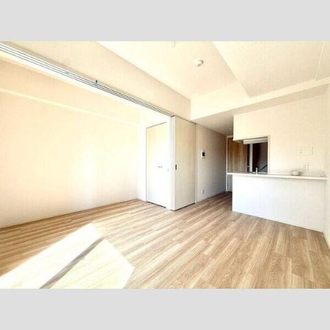 居室・リビング　室内