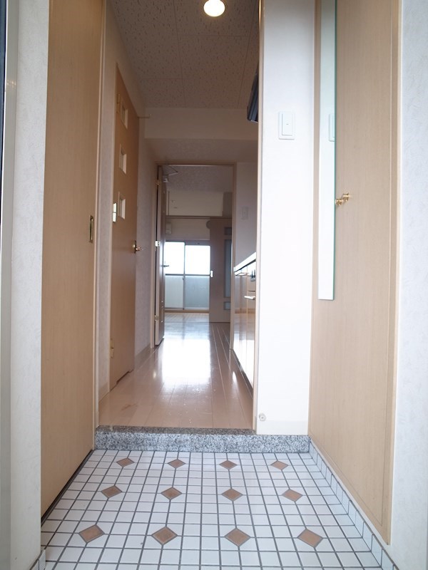 玄関　※同タイプ別部屋