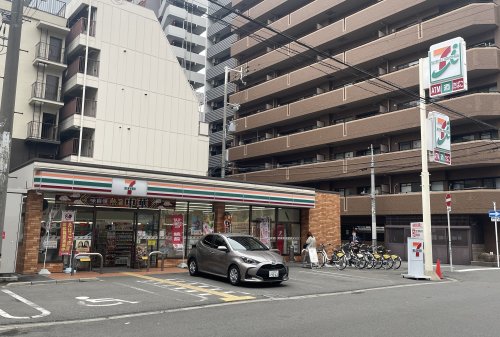 コンビニ　セブンイレブン 大阪難波中3丁目南店（コンビニ）まで353m