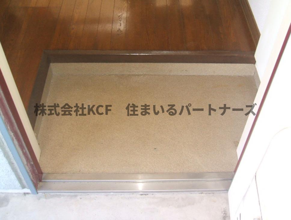 玄関　収納もある玄関です