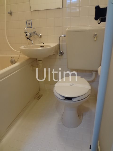 トイレ　別部屋のお写真です。ご参考までに！