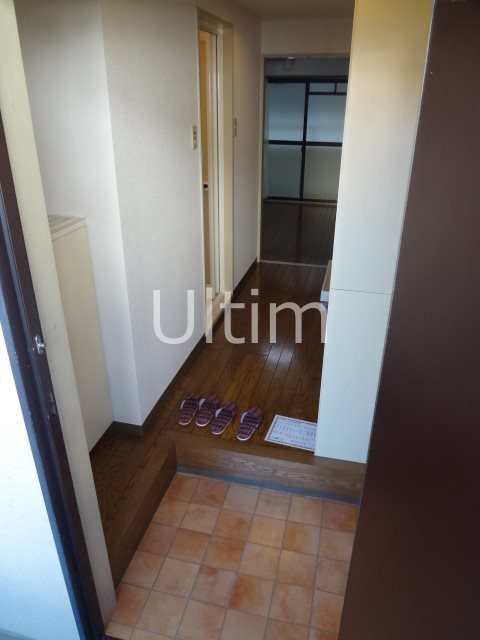 玄関　別部屋のお写真です。ご参考までに！