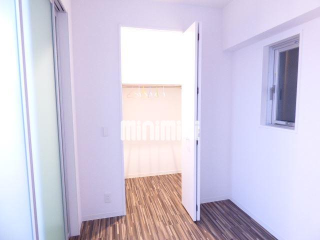 収納　たっぷり収納できるウォークインクローゼット