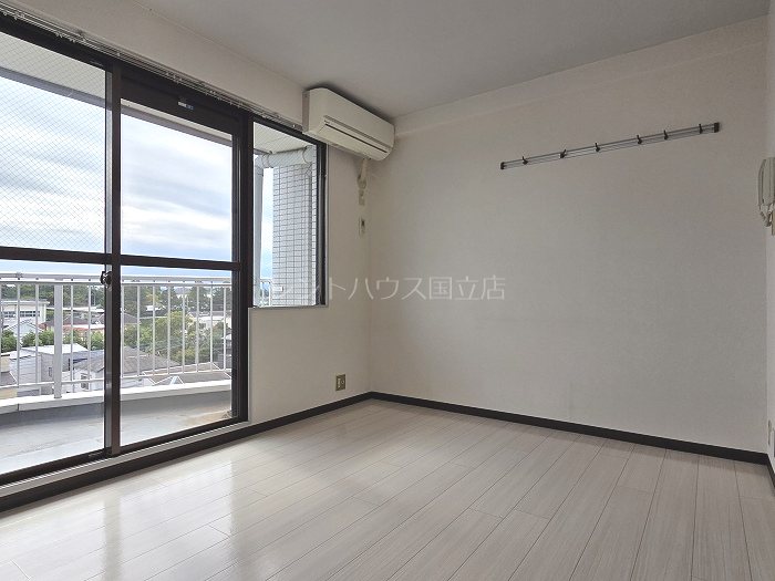 居室・リビング　同物件別部屋参考写真です