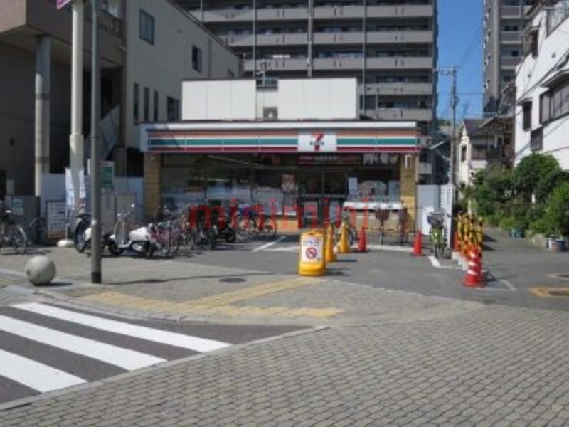 コンビニ　セブンイレブン吹田片山1丁目店（コンビニ）まで68m