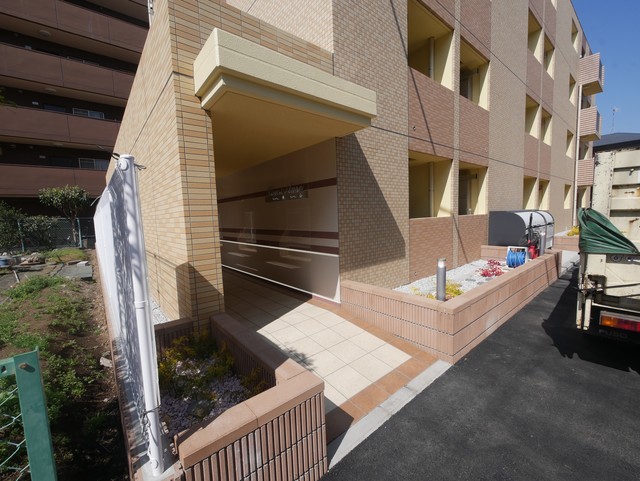 エントランス　★綺麗なエントランスですね★