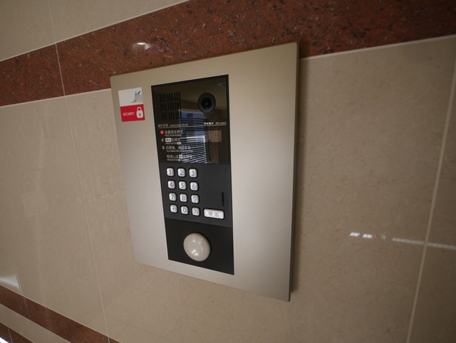 セキュリティ　★モニタ付きオートロック完備でセキュリティ面も安心ですね★