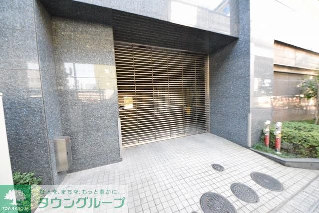 エントランス　お問合せは(株)タウンハウジングレジデンス事業部　赤坂店・…