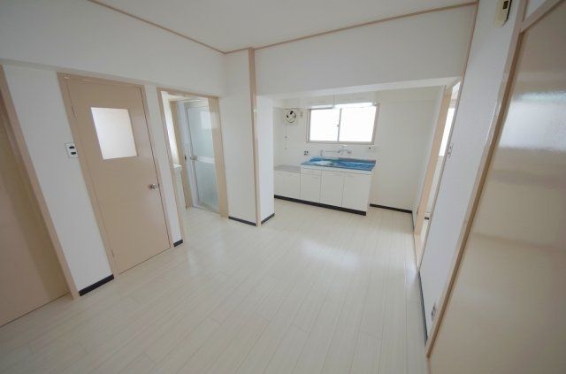 居室・リビング　中井ハイツ　当店なら仲介手数料無料でご紹介。