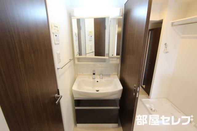 洗面設備　※７０７号室内装写真（反転タイプあり）