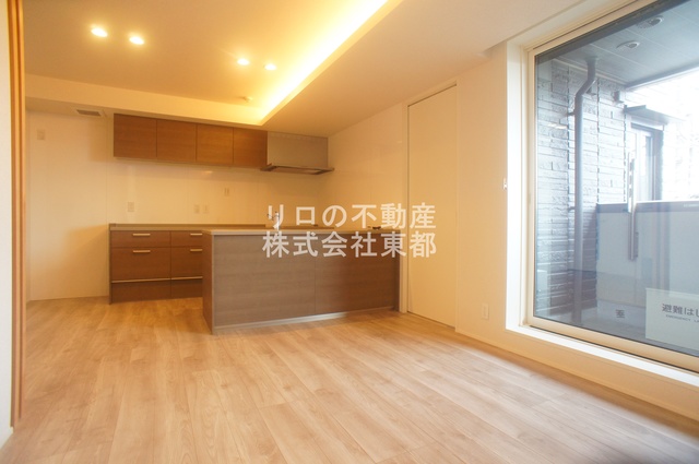 居室・リビング　広いリビングでゆったりくつろげる憩いの空間♪