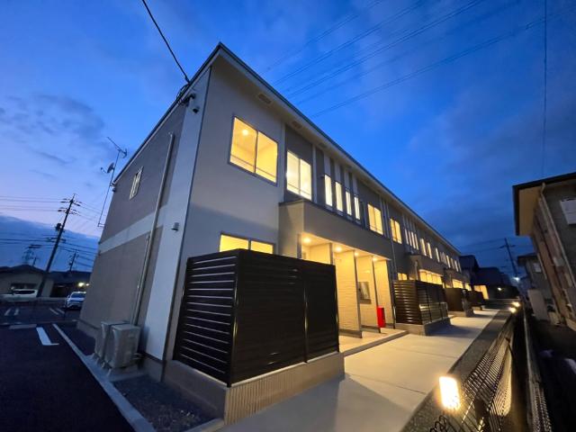 建物外観　外観写真（夜）