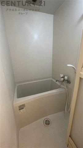 バス・シャワールーム　シンプルで機能的なユニットバスです！