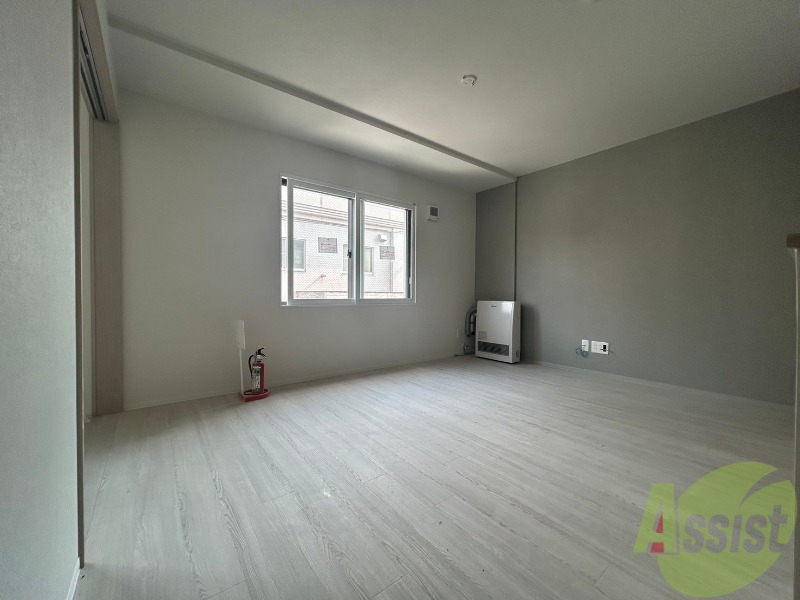 居室・リビング　広くてきれいなリビングです！快適に過ごせそうですね。