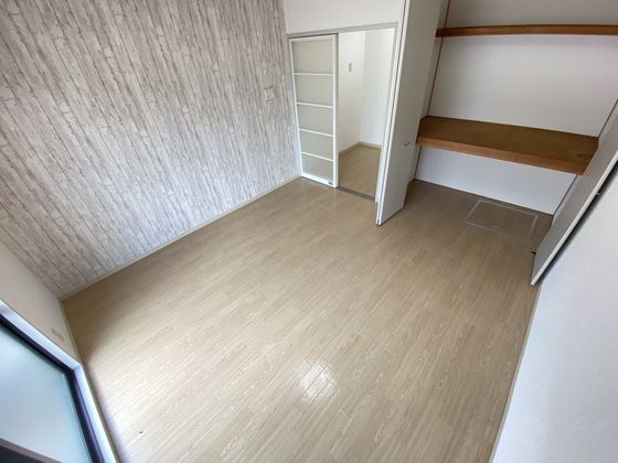 居室・リビング　※別号室の写真です。