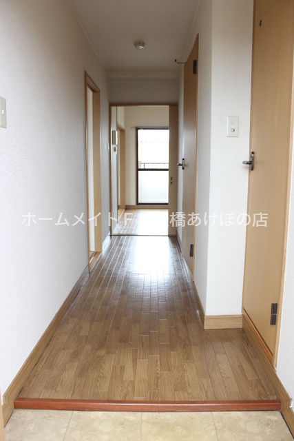 玄関　同型別部屋写真