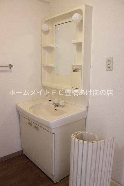 洗面設備　同型別部屋写真