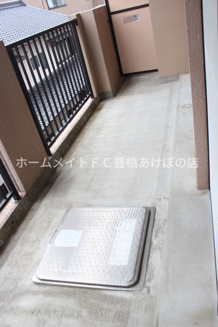 バルコニー　同型別部屋写真