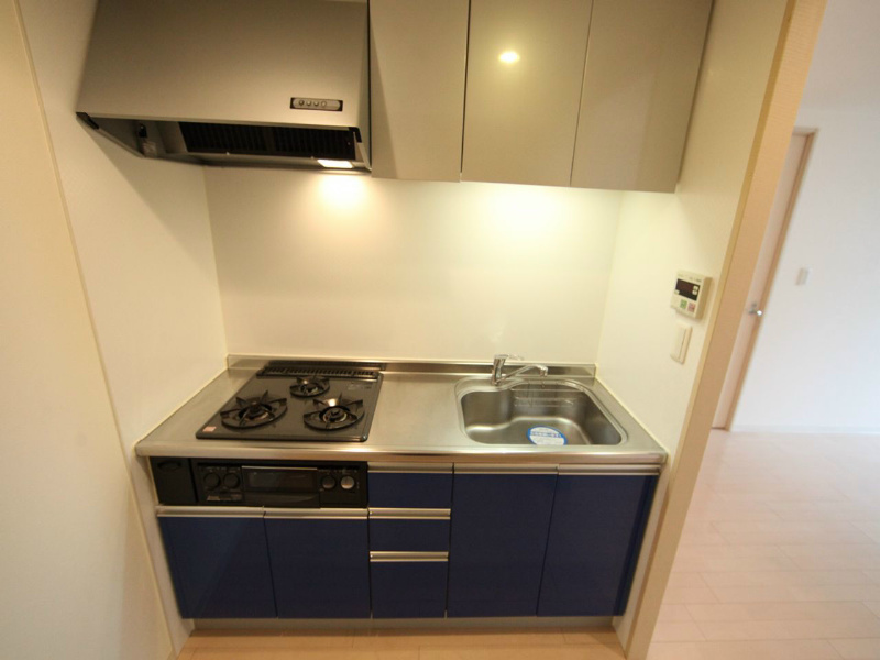 キッチン　システムキッチン（ガス3口・グリル付）