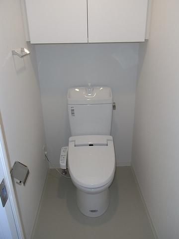 トイレ　温水洗浄機能付き暖房便座