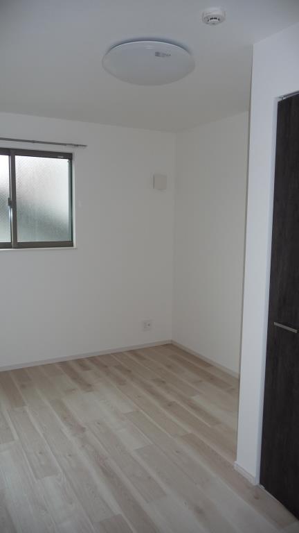 居室・リビング　個人の部屋や寝室として使える洋室です