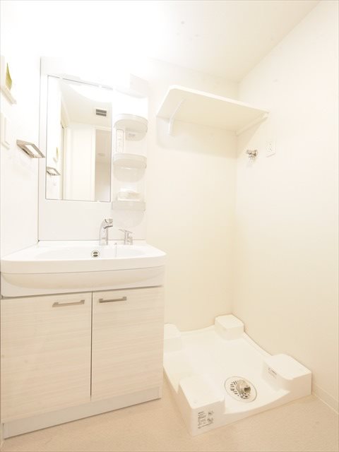 洗面設備　脱衣所　独立洗面台（シャンプードレッサー付）