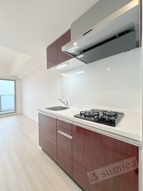 キッチン　同施工写真です　階数により内装色が異なります