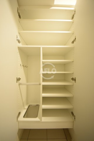 その他　コンフォリア心斎橋ＥＡＳＴ　下駄箱