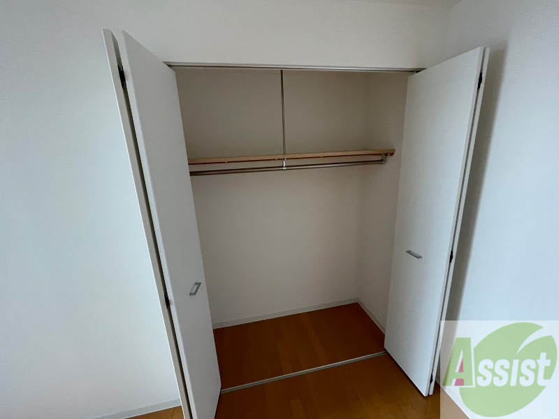 収納　寝室の収納です。部屋がすっきり片付きます。