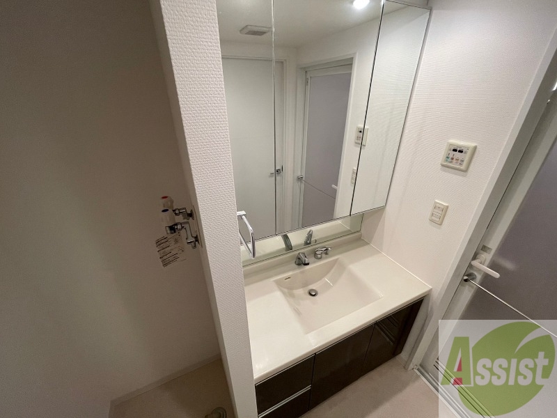 洗面設備　こちらに洗面台があります。朝の洗顔はこちらで。