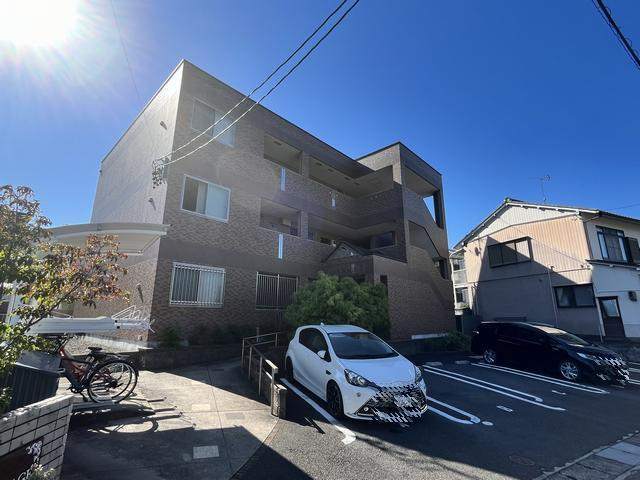 建物外観　オートロック完備のマンションです