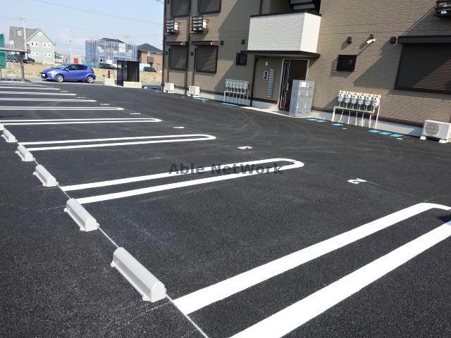 駐車場　駐車場