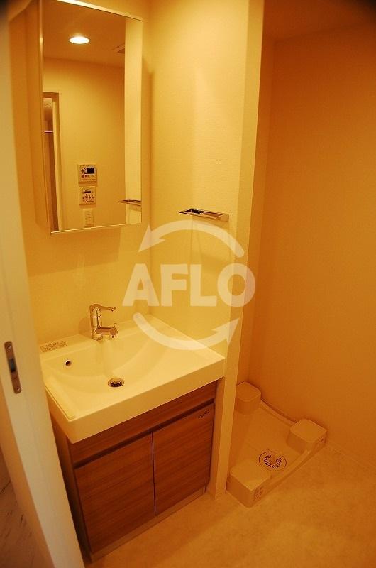 洗面設備　ドゥーエ立売堀　独立洗面化粧台